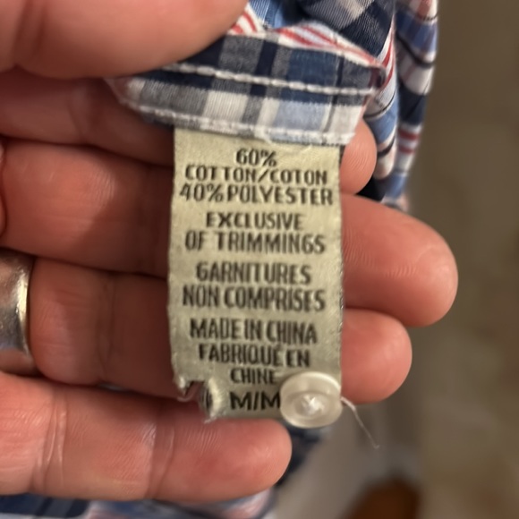 Denver Hays. Long Sleeve button up dress shirt. Men’s medium. Good condition - Picture 4 of 4